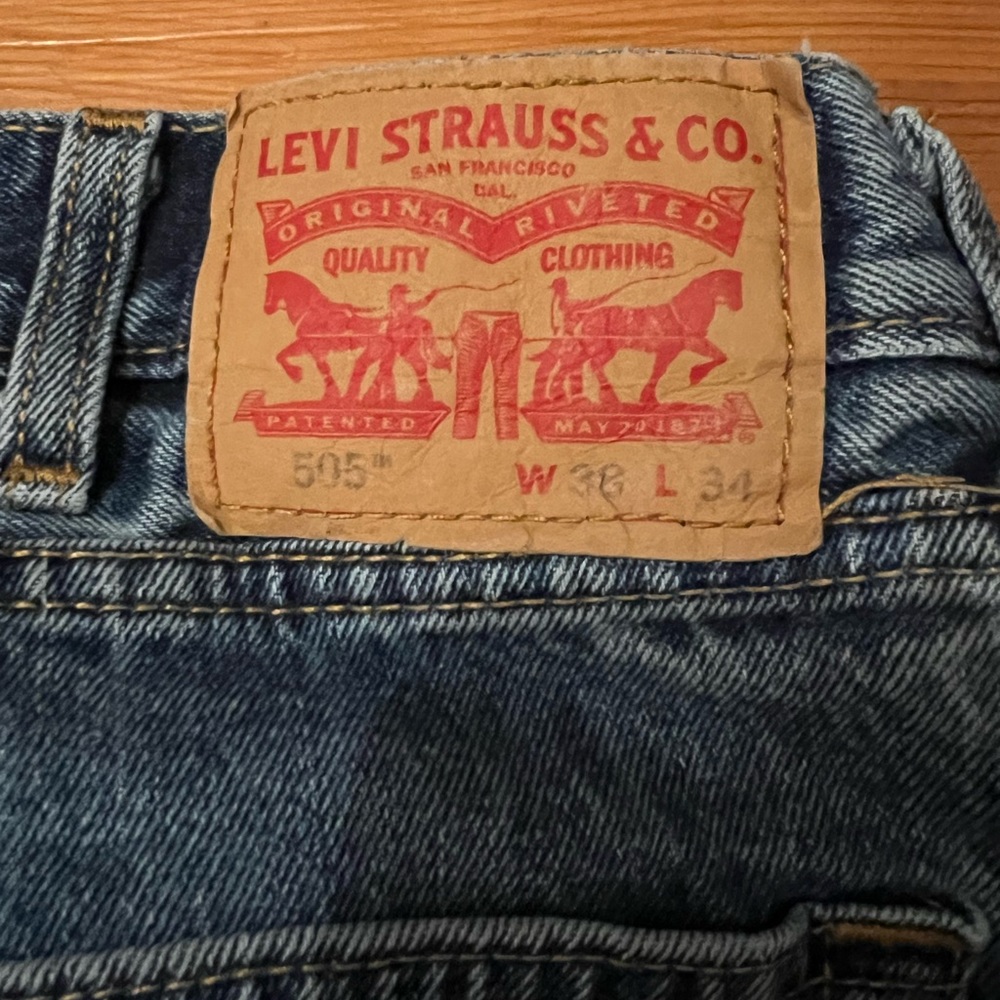 Original Levi’s 505 broken-in, soft jeans, 38x34